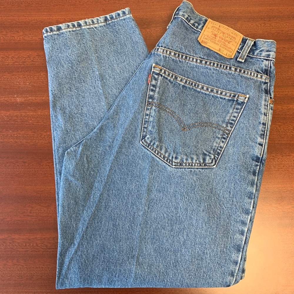 Vintage 560 Levi's Loose Fit High-Rise Mom Jeans